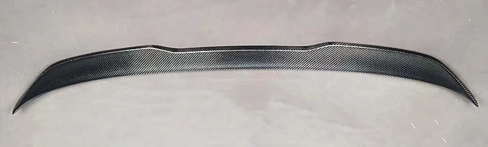 Detalle del alerón para tapa del maletero BMW