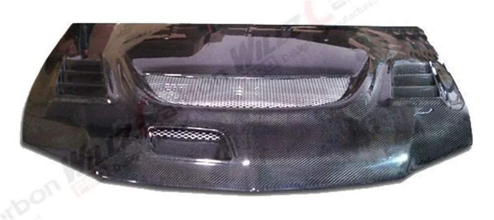 Comparación capó carbono vs metal