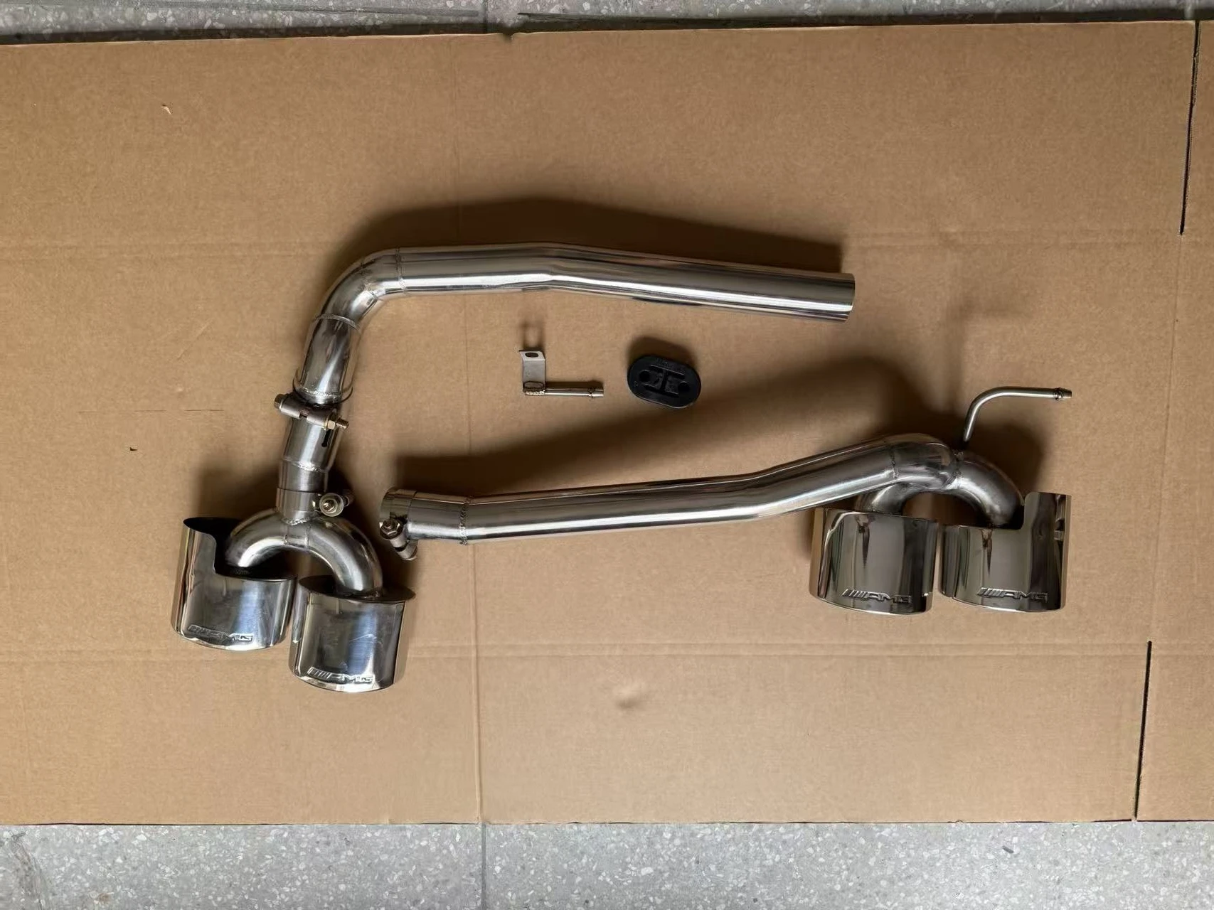 Difusor trasero Mercedes C W204 2011-2014 con tubo de escape - imagen 5