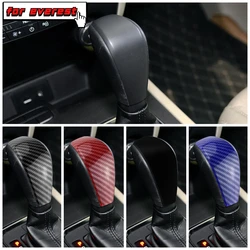 Pegatina de carbono para pomo del cambio – Ford Ranger Raptor 2021+