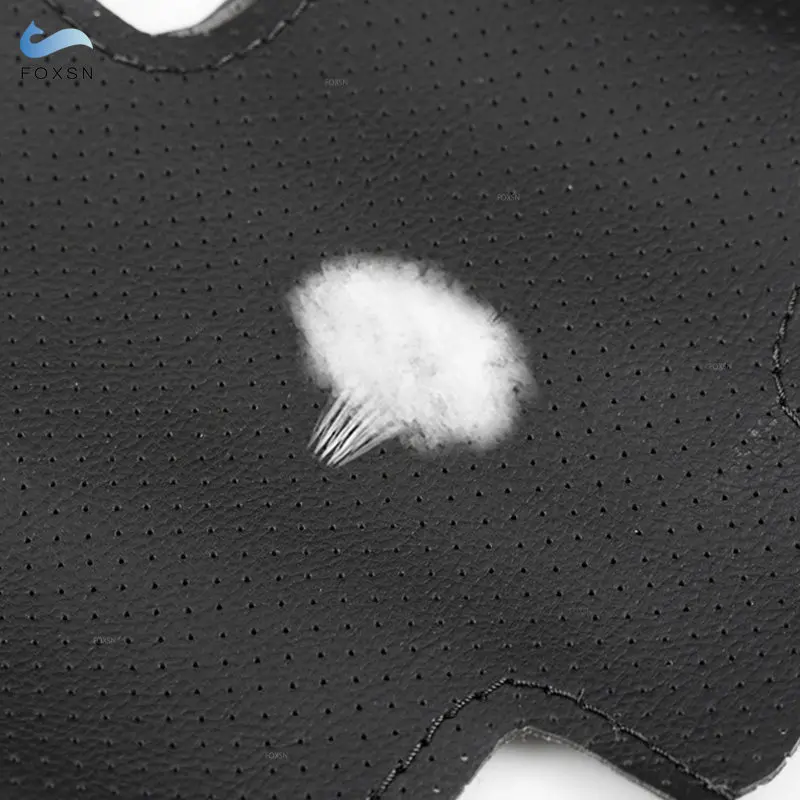 Trenza de volante en cuero perforado negro con aguja y hilo - imagen 4