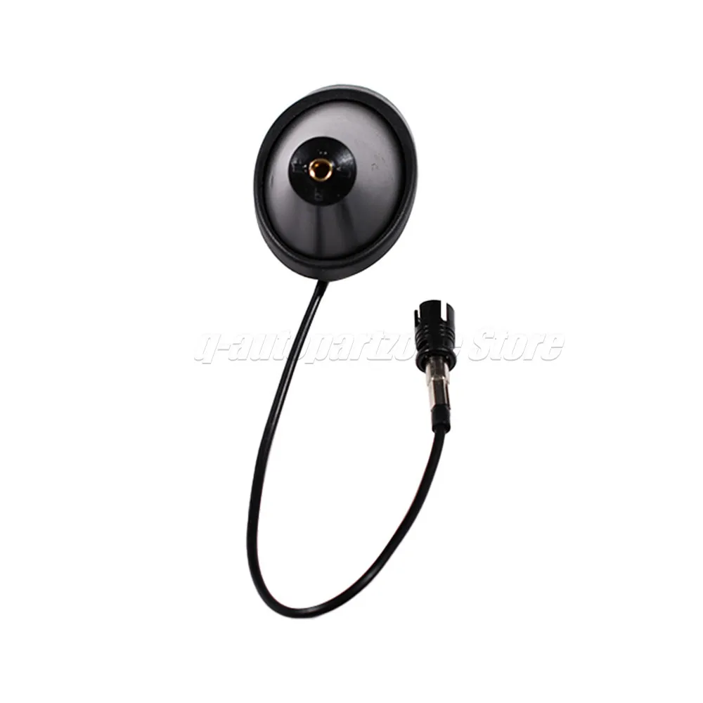 Detalle del pedestal negro para antena automotriz