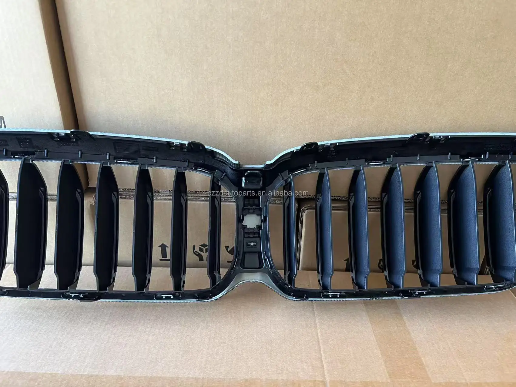 Parachoques delantero carbono estilo WTP sin agujeros – BMW 5 G30 LCI - imagen 3