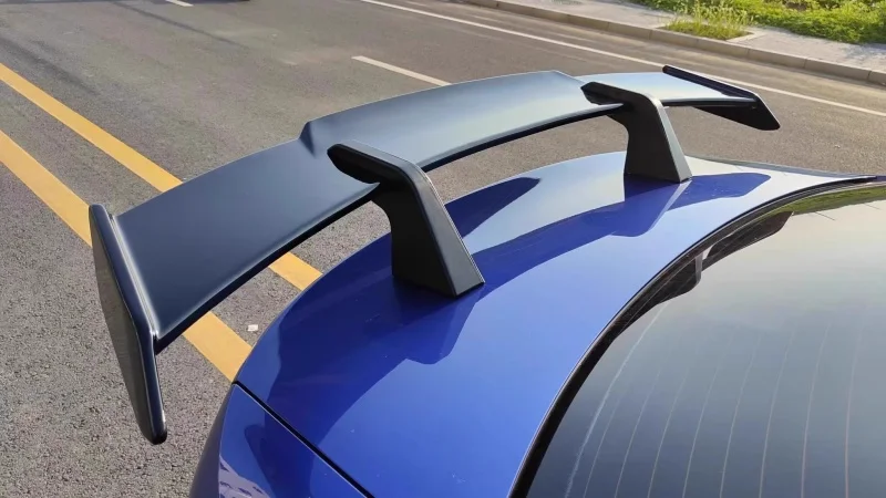 Alerón de techo para personalizar el Mazda3 Axela