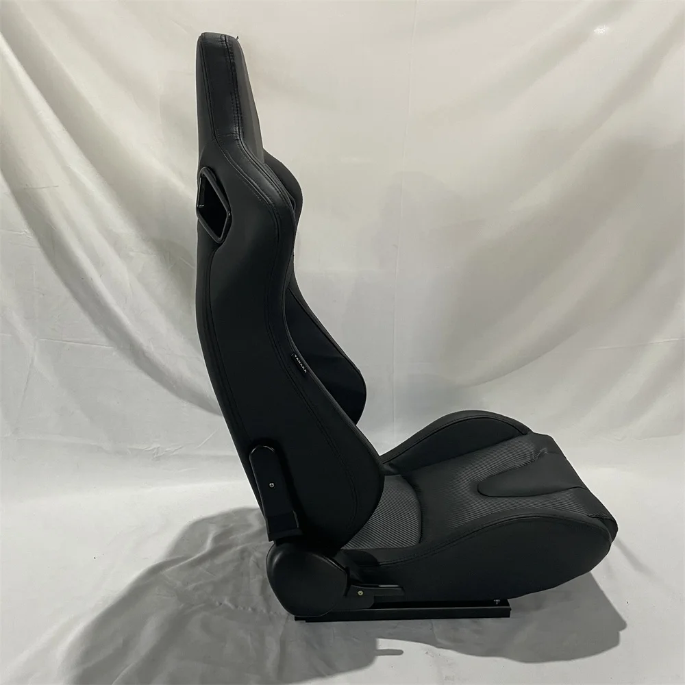 Detalle del cuero genuino del asiento NOBRAND