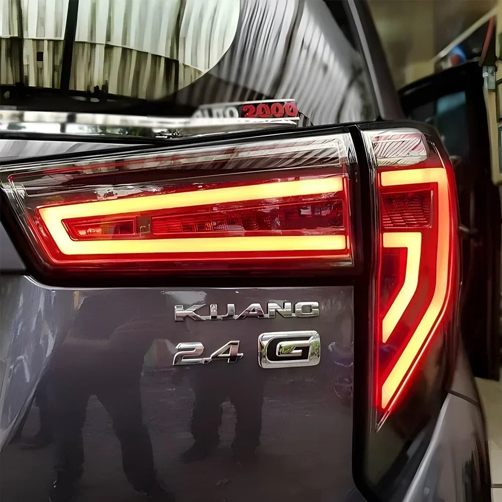 Pilotos traseros LED dinámicos Toyota Innova 2016-2020 - imagen 3