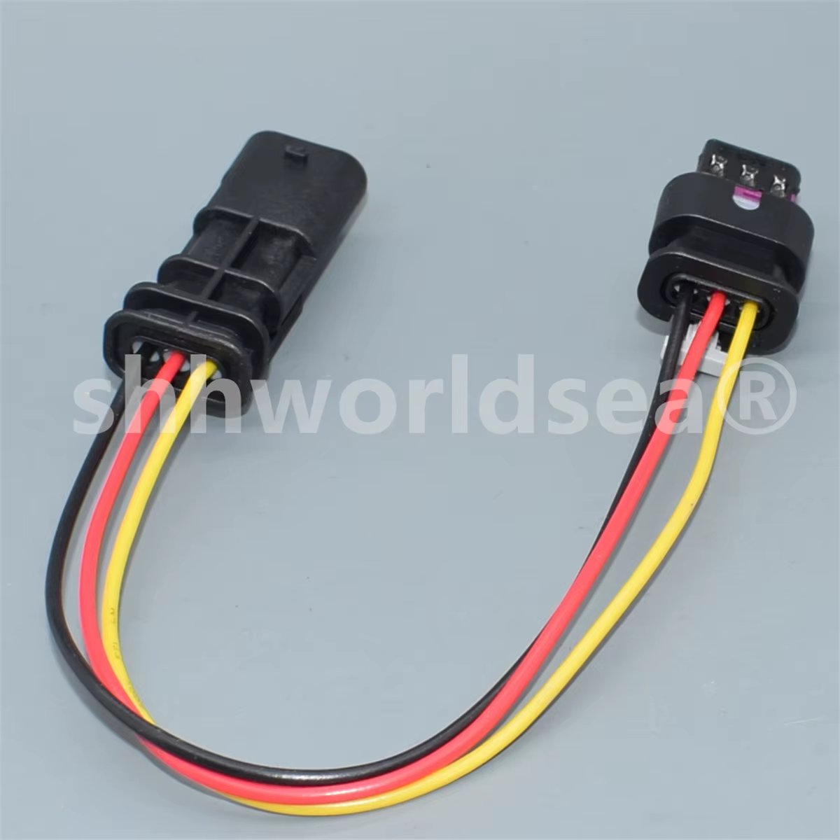 Conector eléctrico para sistema de ayuda al estacionamiento