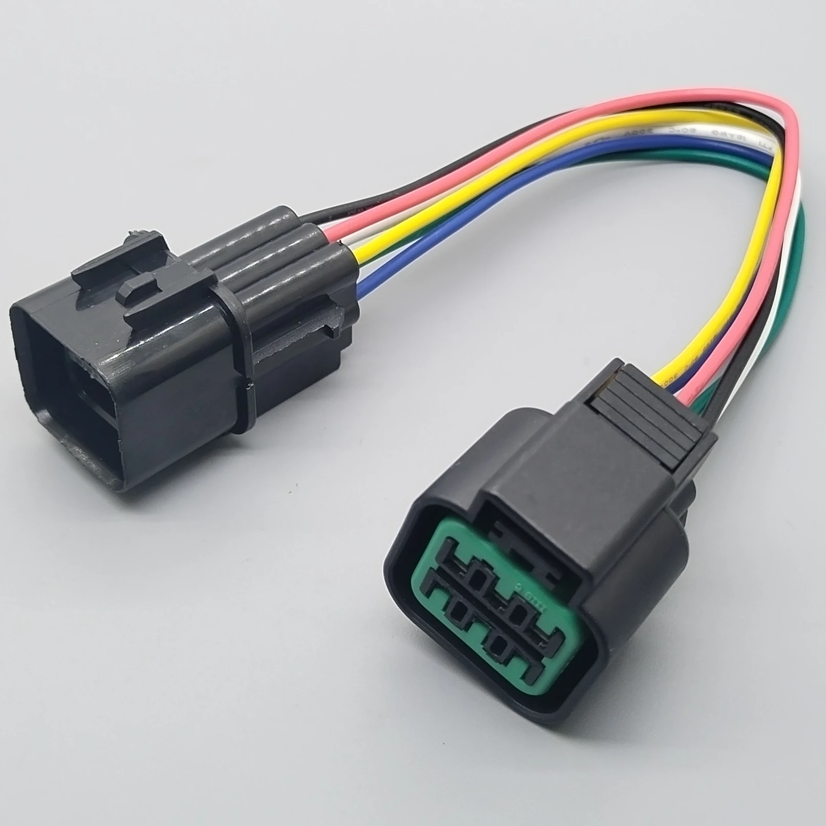 Otra vista del conector de seis pines