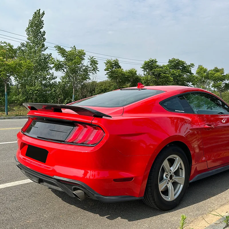 Alerón tapa del maletero carbono negro brillo Ford Mustang GT500 - imagen 3