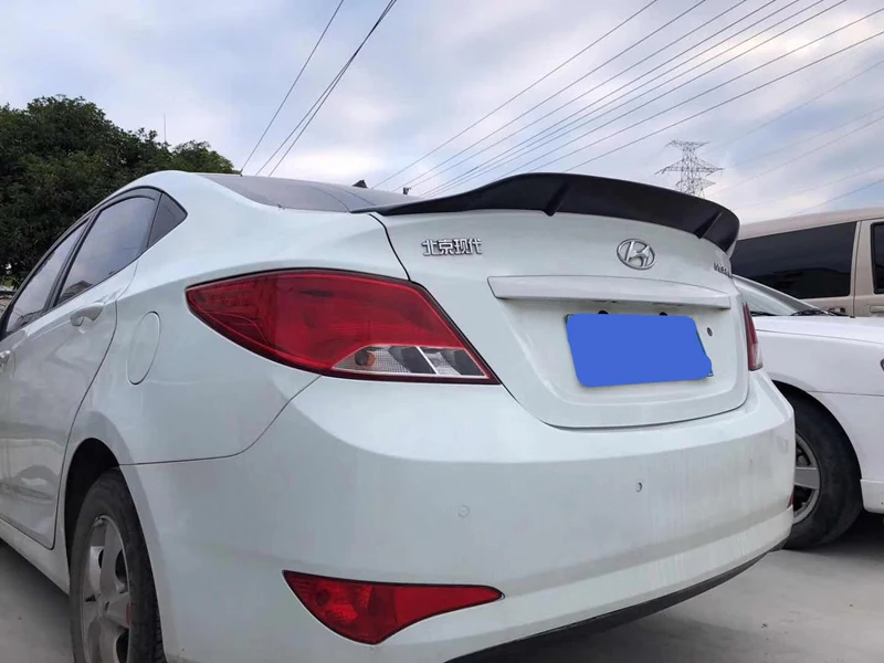 Alerón trasero fibra de carbono estilo R Hyundai Verna 2010-2016 - imagen 4