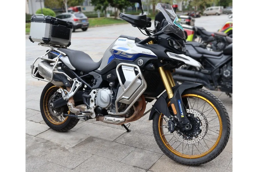 Empuñaduras y cubiertas de protección para manillar de motocicleta