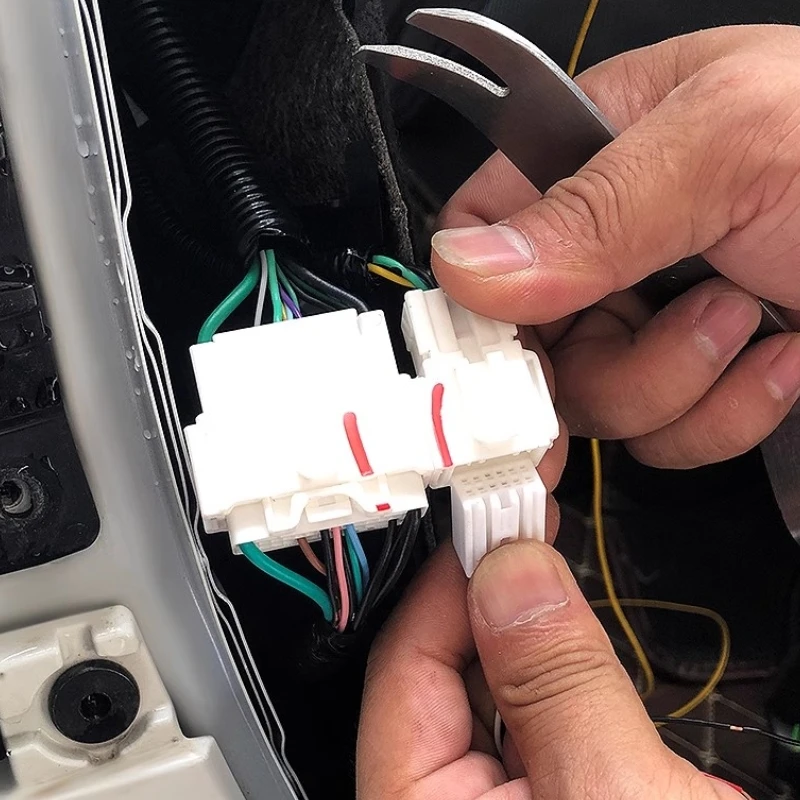Alerón trasero con lámpara sin pintar Honda Fit Jazz GK5 - imagen 2