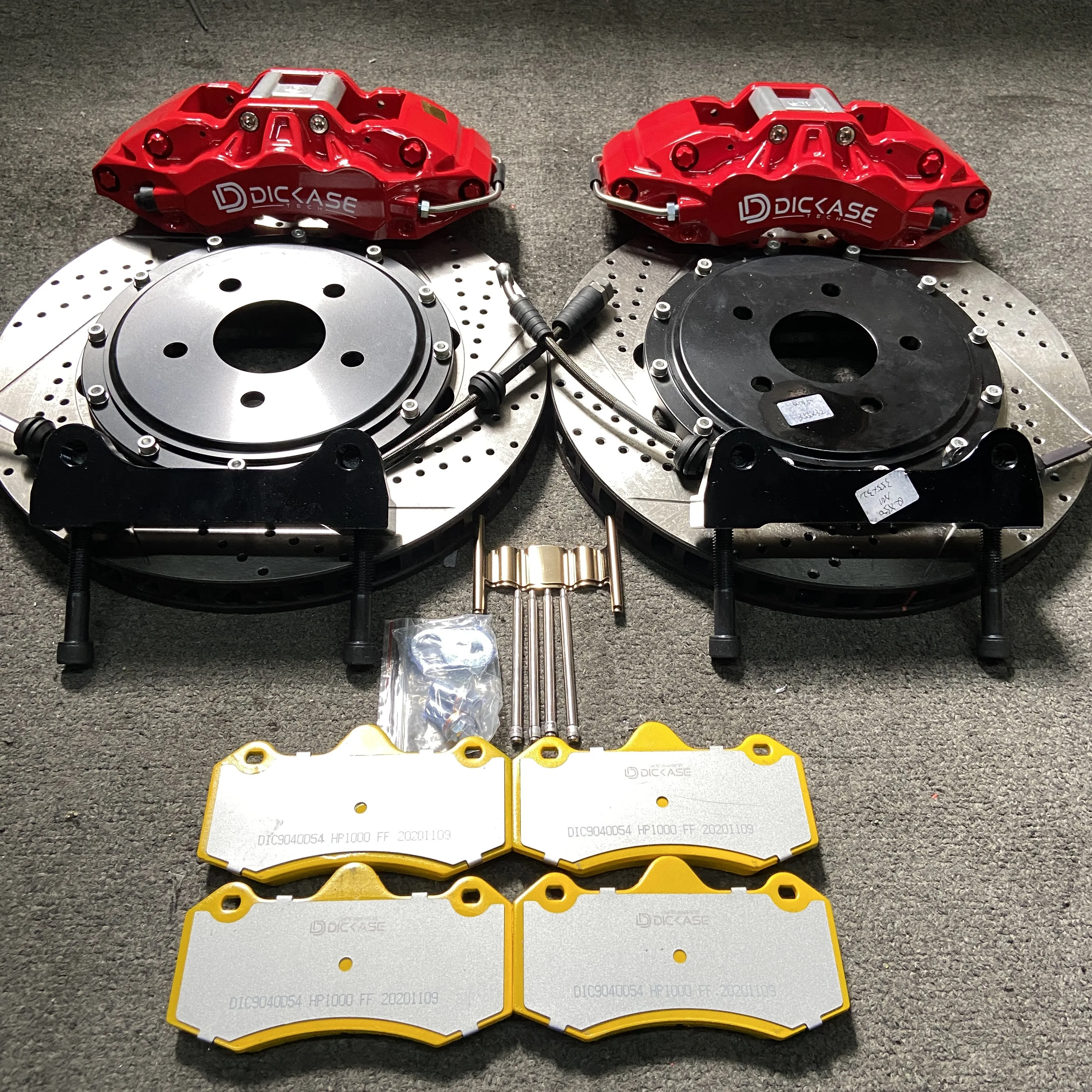DICASE kit pinzas de freno rojas con discos perforados para BMW E90 - imagen 2