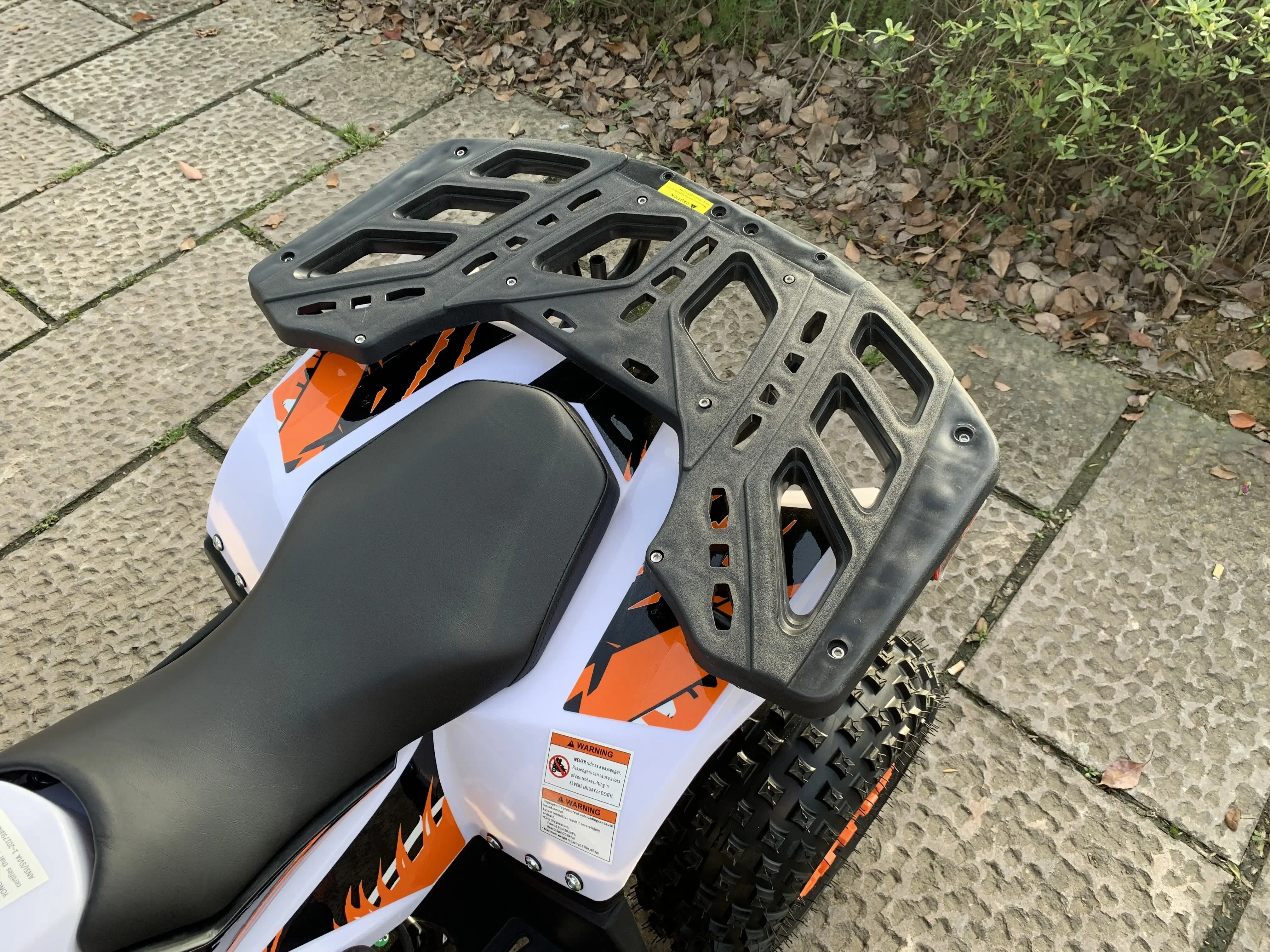 Detalles del motor y suspensión