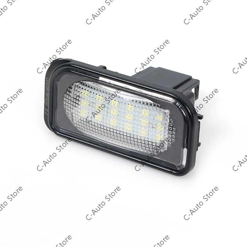 Detalle de la lente negra y LEDs