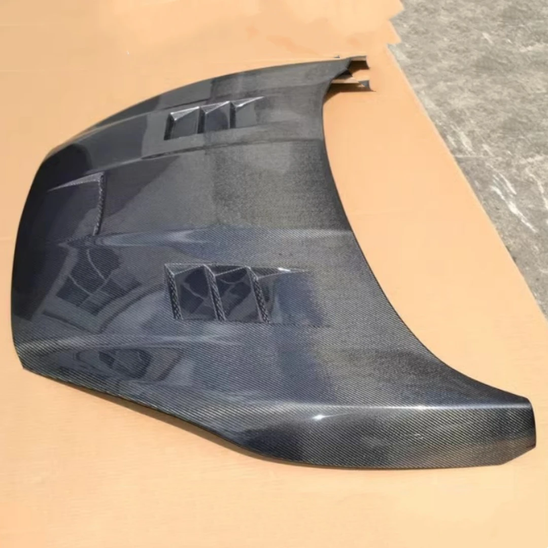 Detalles del capó modificado