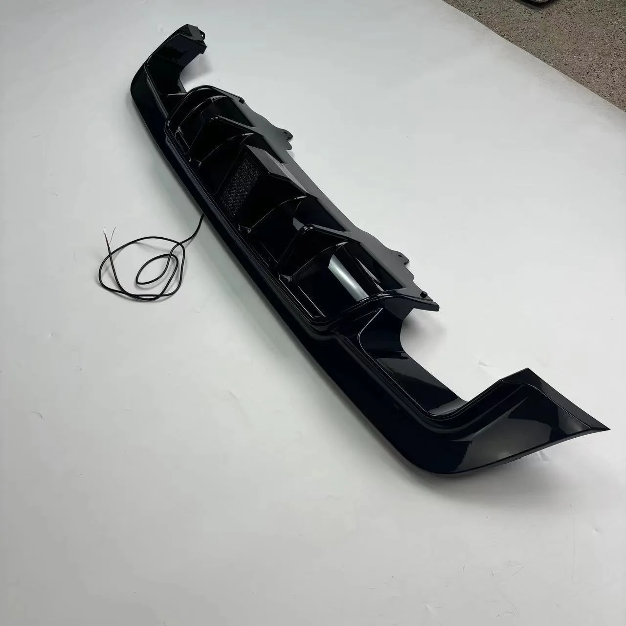 Difusor trasero BMW Serie 5 E60/E61 M Sport 2005-2010 - imagen 3