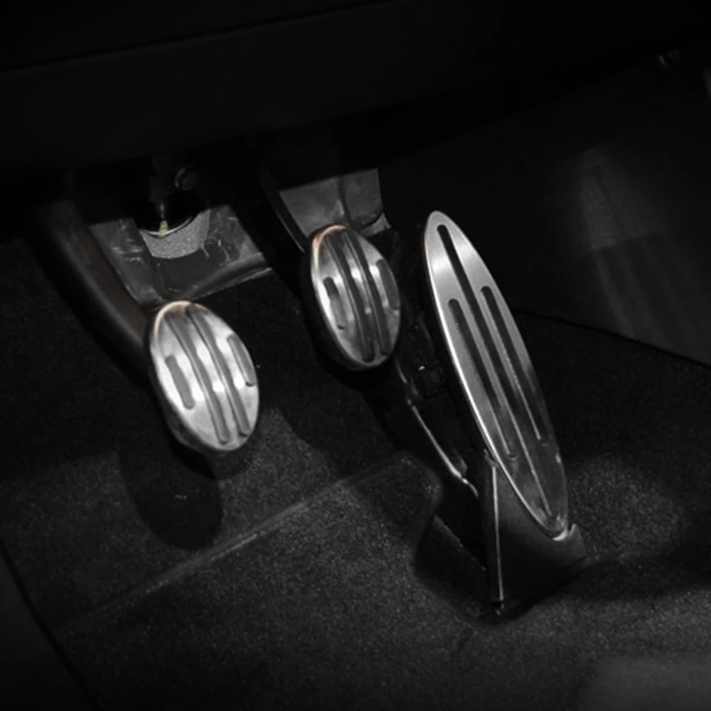 Detalle de los pedales Mini Cooper