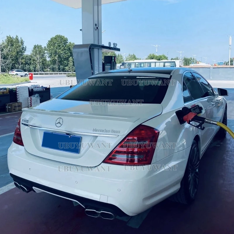 Detalle del alerón trasero para Mercedes-Benz W221