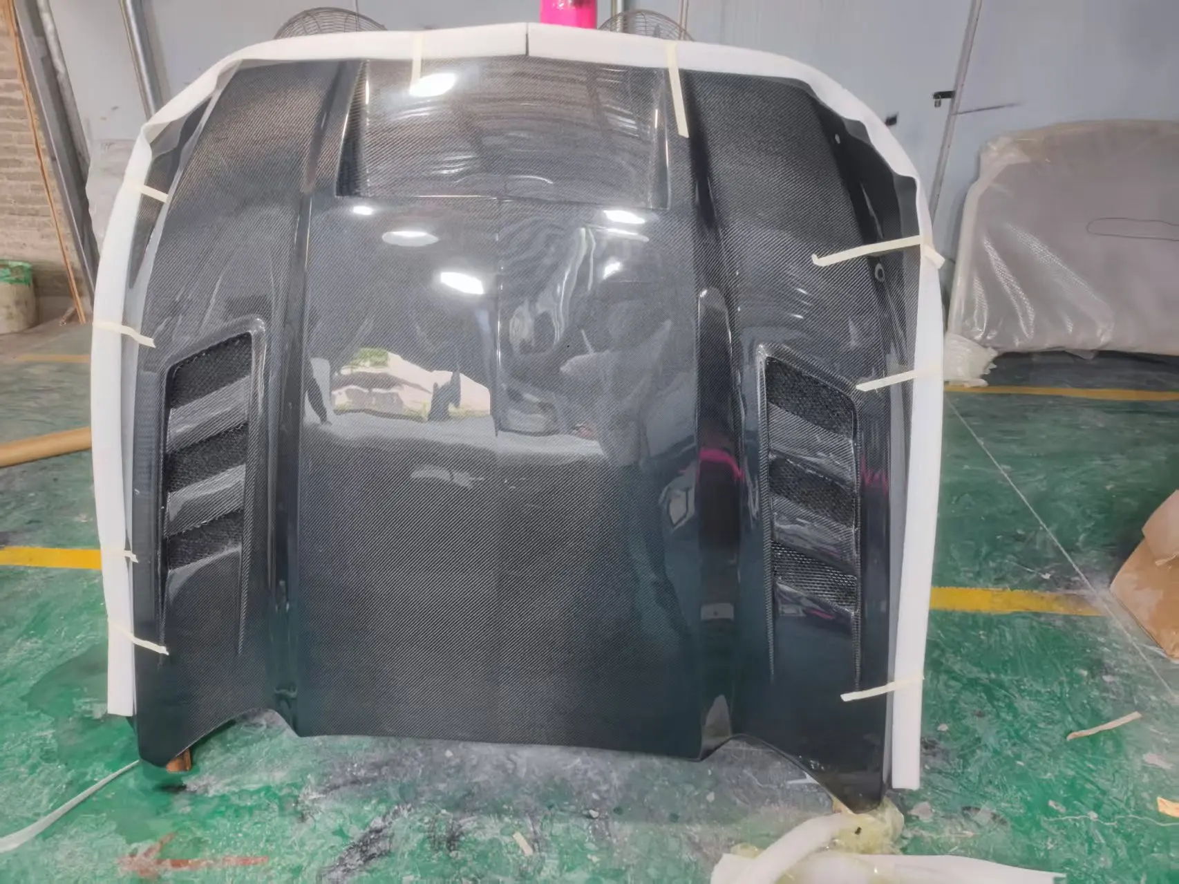 Capó de motor de capó delantero de fibra de carbono estilo TF de alta calidad para Mustang 2024+ - imagen 3