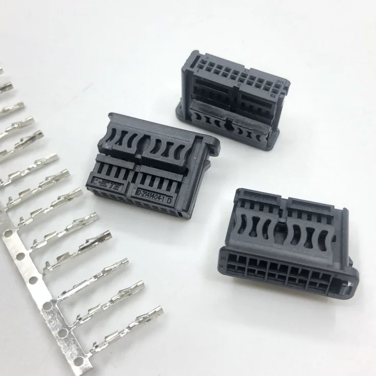 Conector de 20 pines para cámara de marcha atrás BMW – ref. 2141404