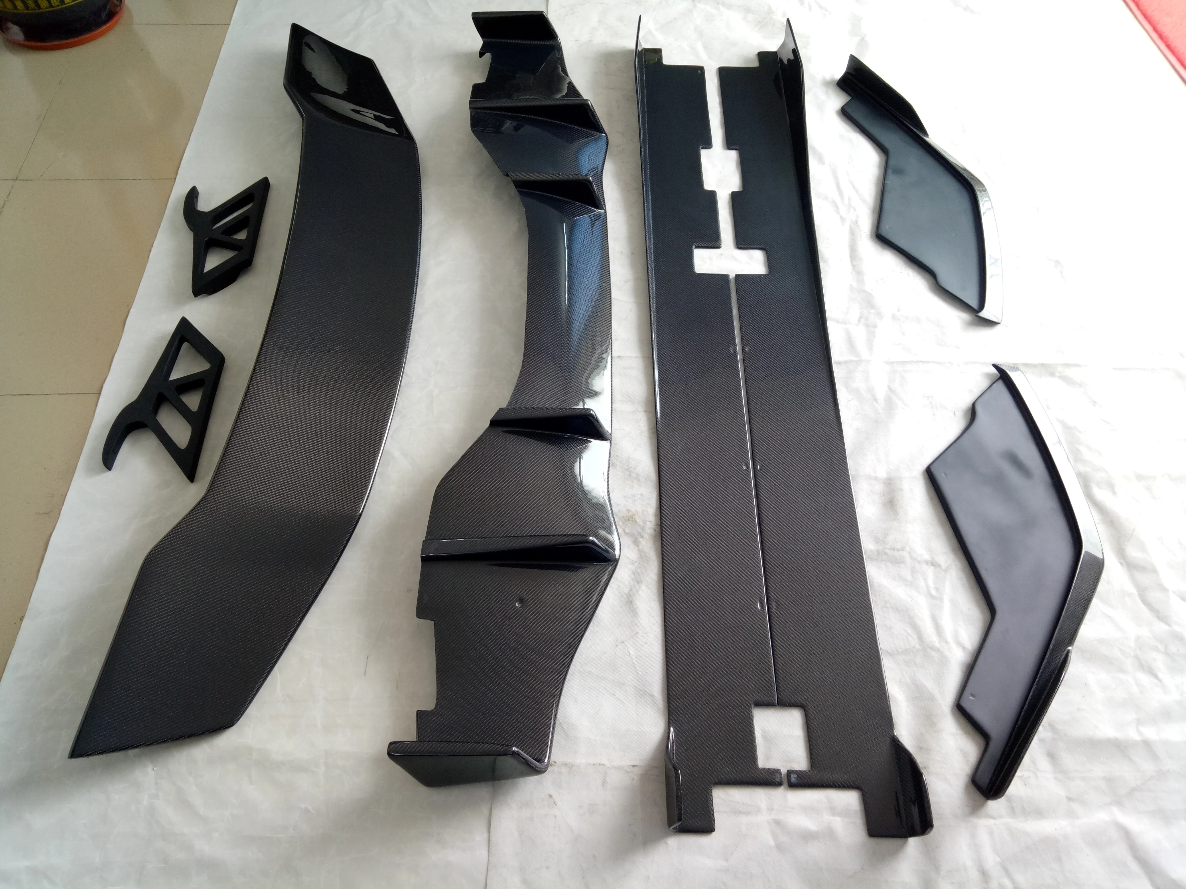 Kit aerodinámico Huracan LP610-4 con alerón GT, faldas y difusor - imagen 3