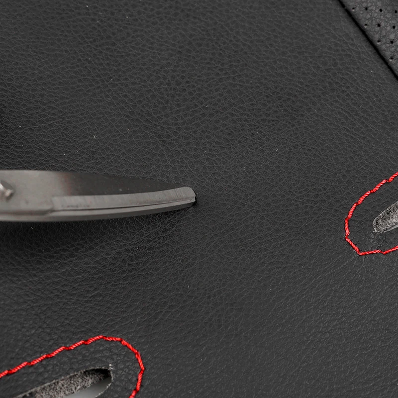 Funda de volante de cuero perforado para Skoda Octavia y Fabia - imagen 4