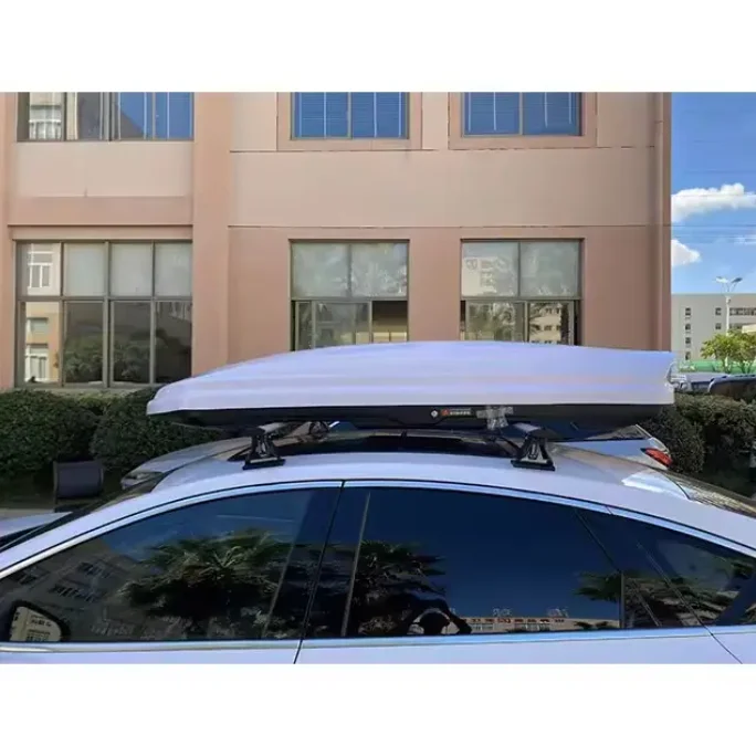 Caja montada en baca de techo SUV