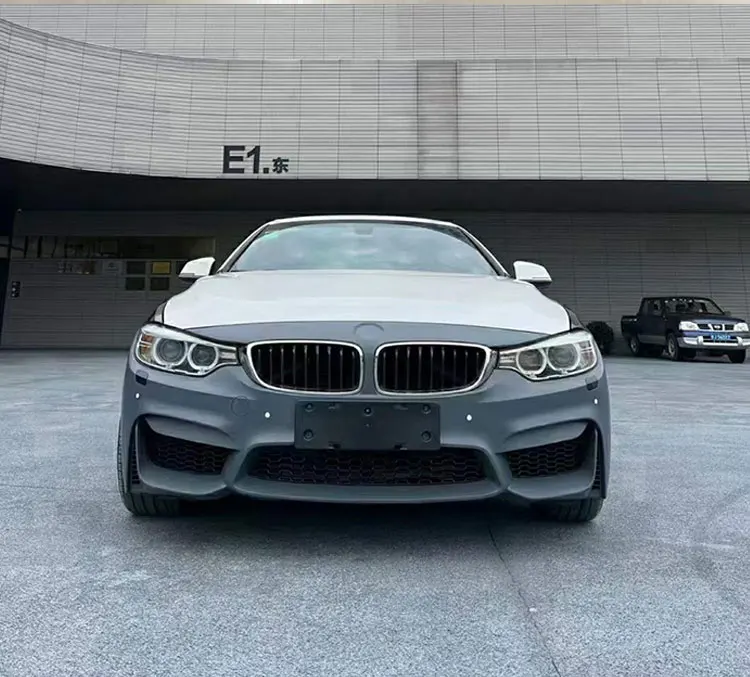 Vista trasera del BMW Serie 4 con conversión M4 look