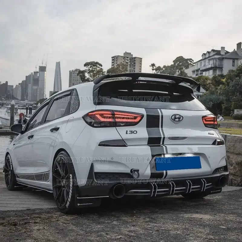 Alerón de techo ABS efecto carbono para Hyundai i20/i30 desde 2021 - imagen 2