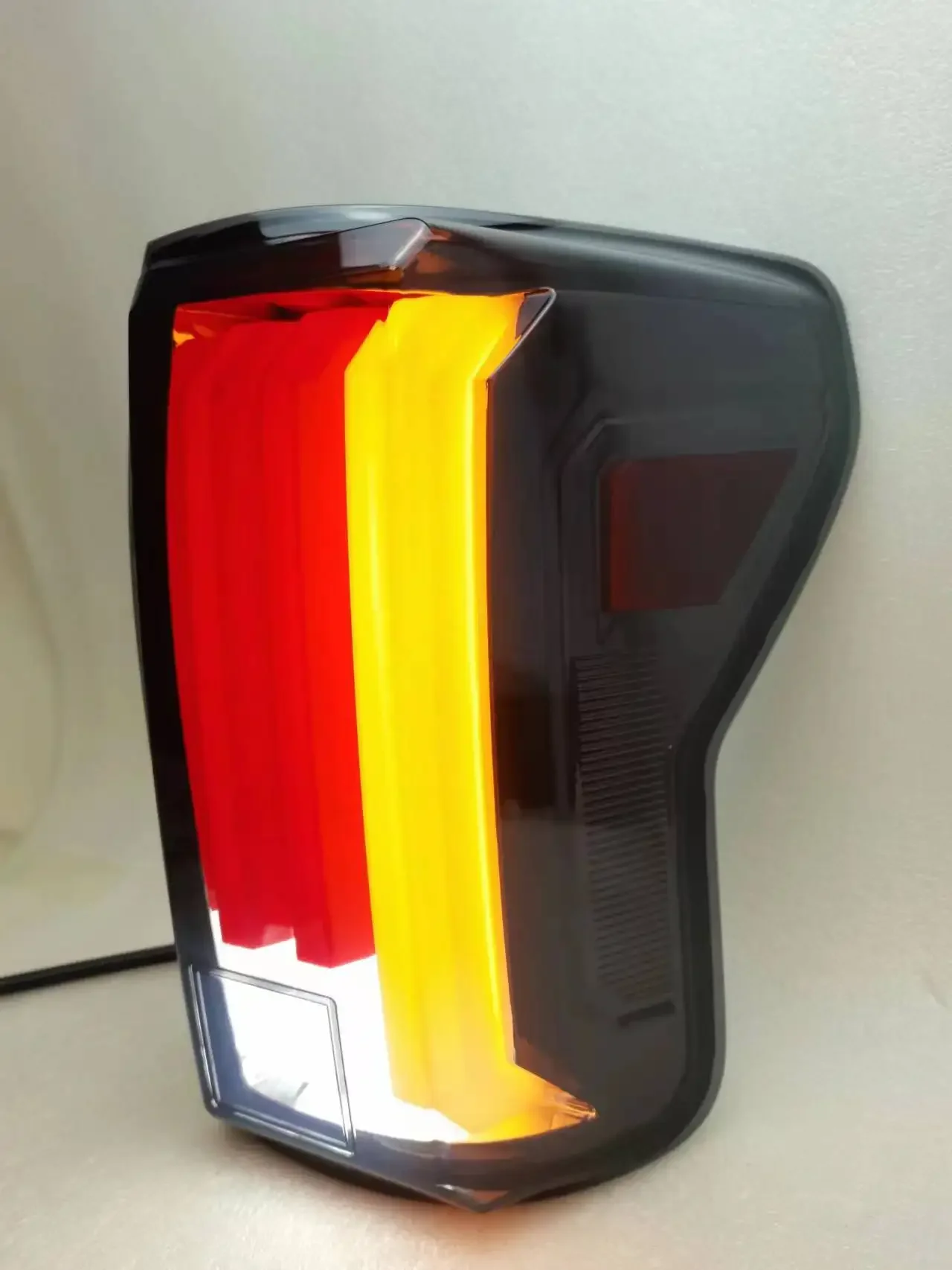 Lámpara trasera LED estilo 2018 para Toyota Tundra - imagen 3