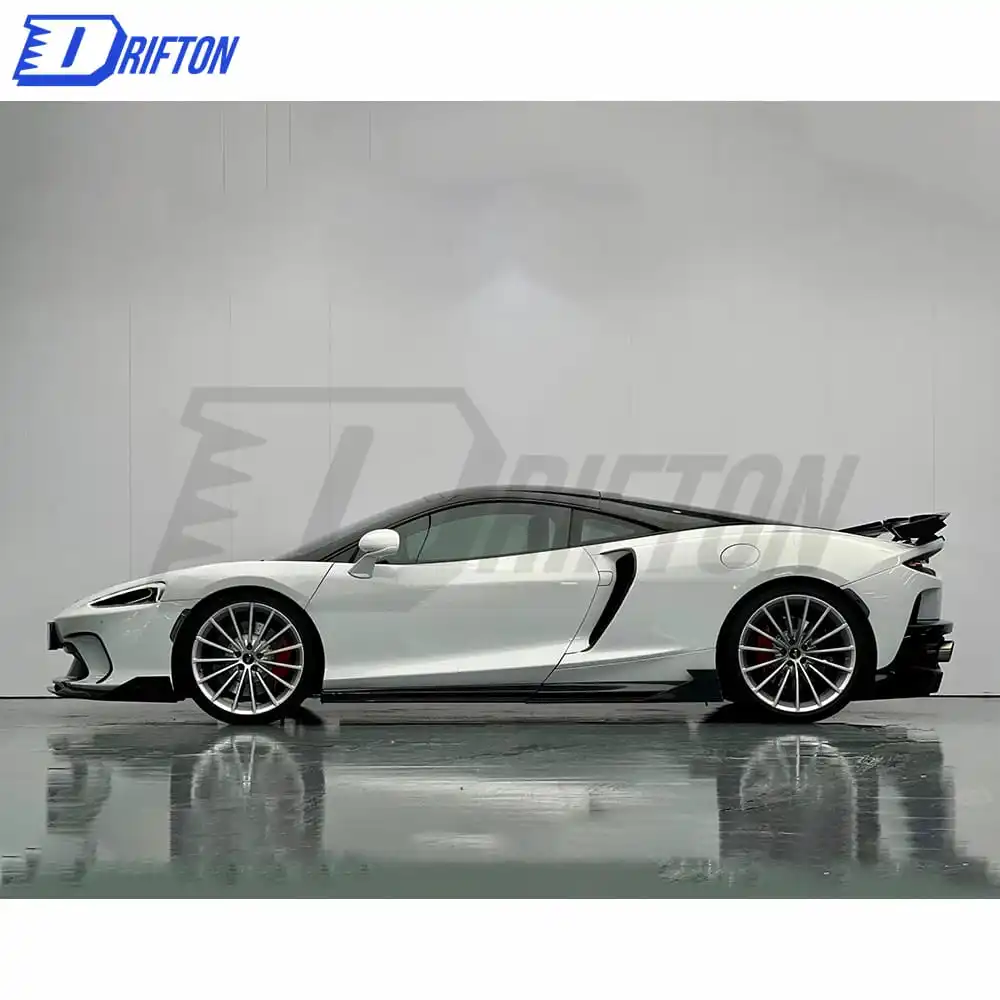 Labio delantero carbono seco GT body kit - imagen 4