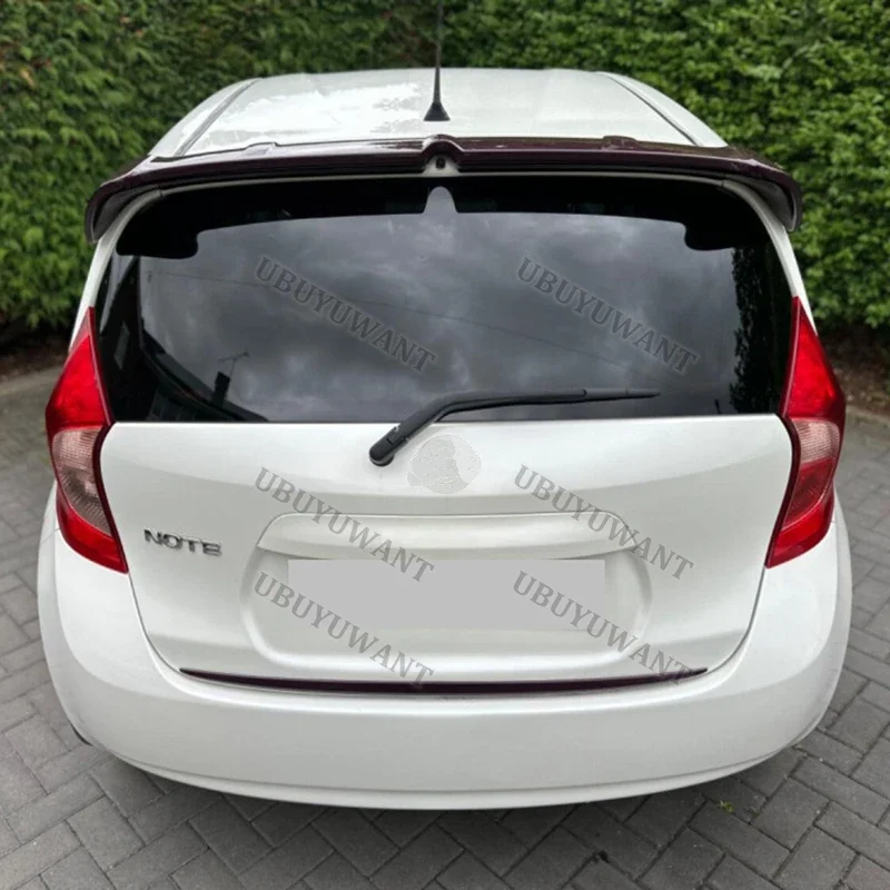 Alerón trasero negro brillante Nissan Versa Note E12 2013-2020
