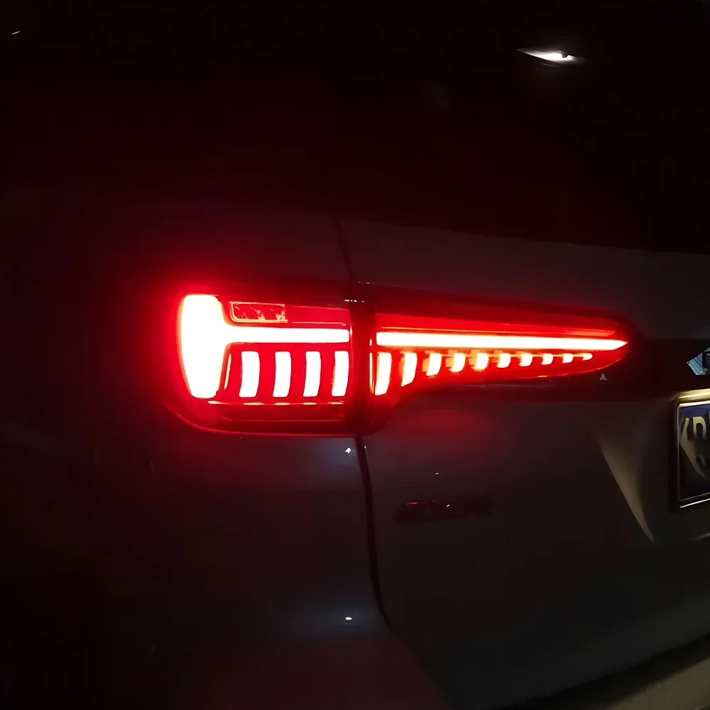 Luces Traseras LED Secuencial Toyota Fortuner 2016-2020 Diseño Streamer - imagen 2