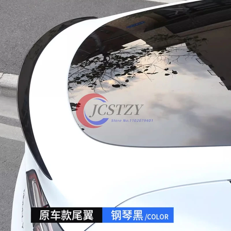Alerón trasero exterior Tesla Model Y 2021-2024 - imagen 2