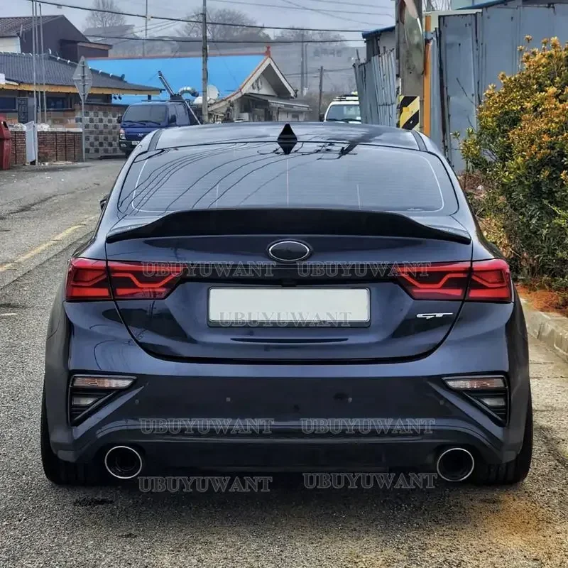 Alerón cola de pato Kia Cerato K3 maletero trasero en carbono
