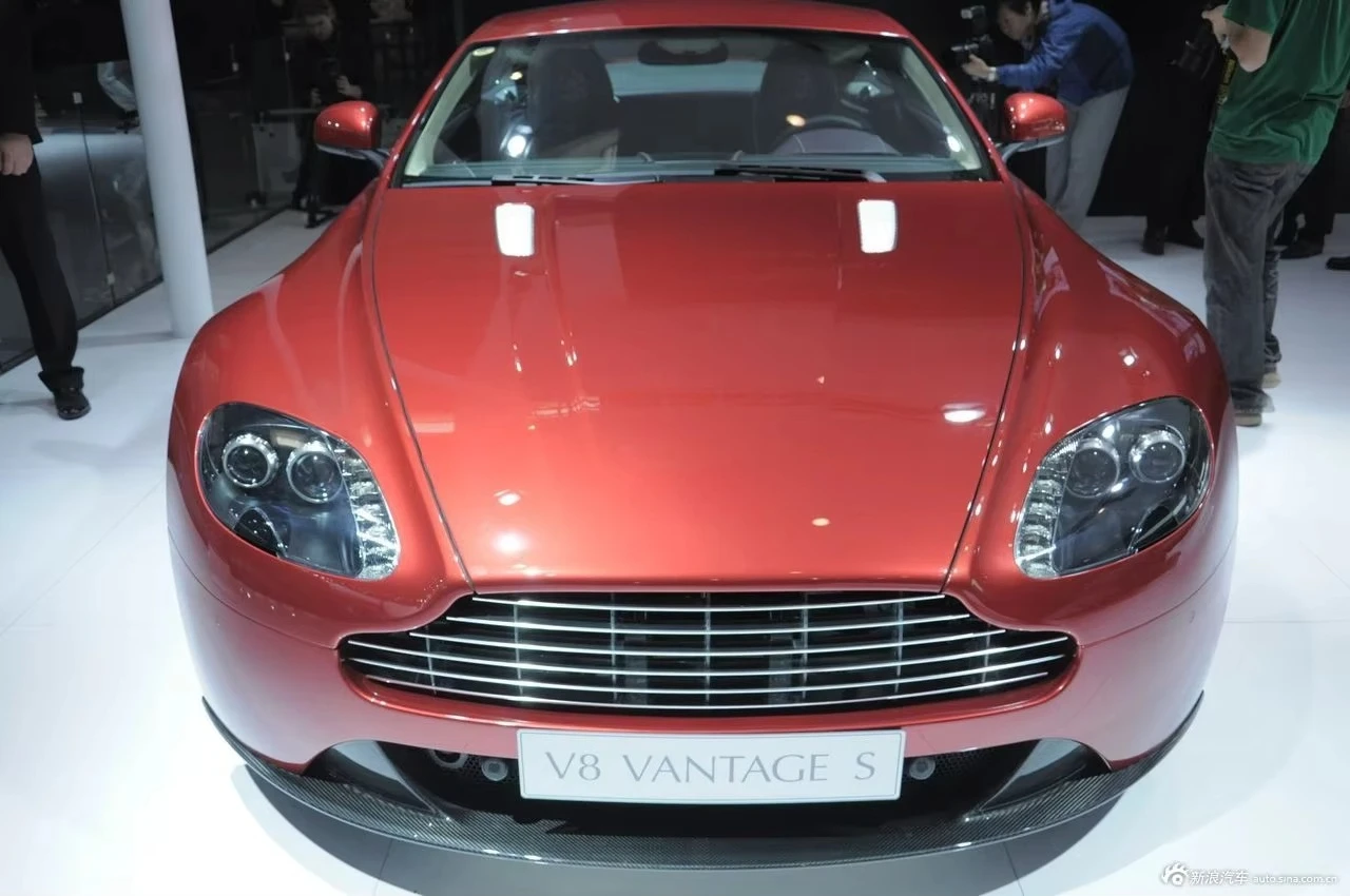 Aston Martin Vantage V8/V10 alerón delantero fibra carbono estilo OEM - imagen 2