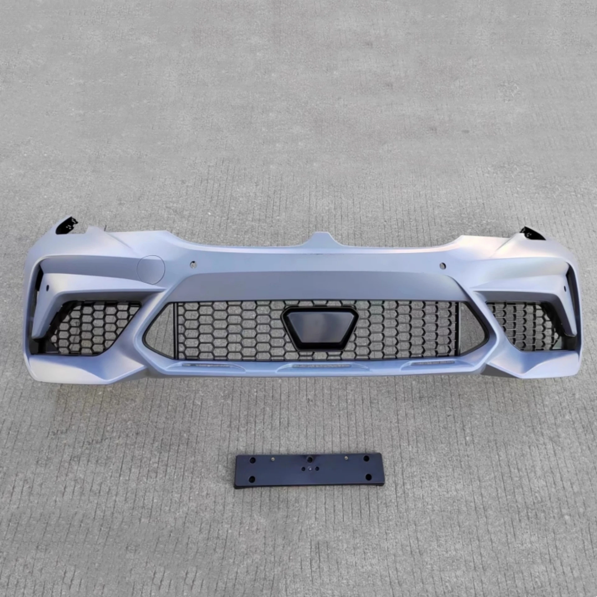 Parachoques delantero BMW G20 G28 2020-2021 estilo modificado