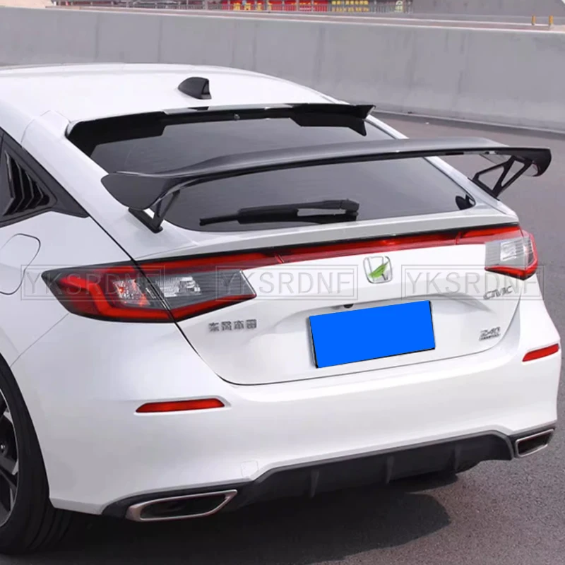 Detalle del diseño del alerón trasero para Honda Civic Hatchback