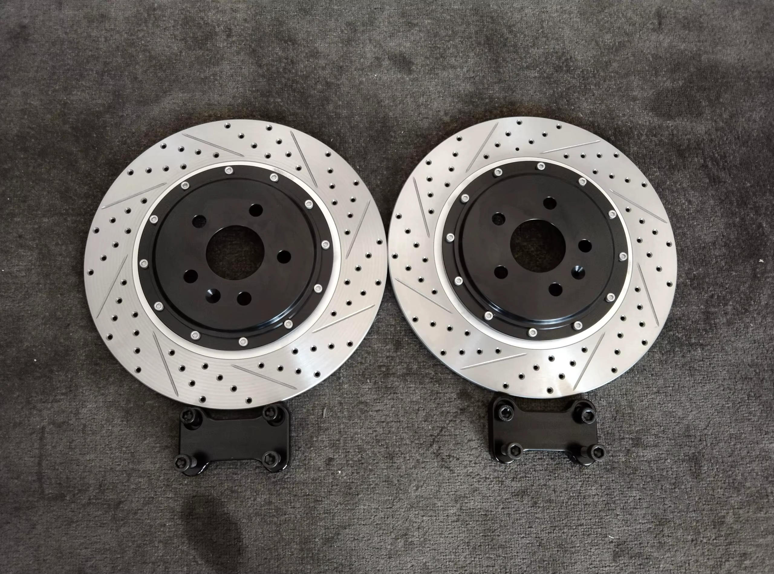 DICASE Disco de freno trasero perforado y ranurado – MINI F56