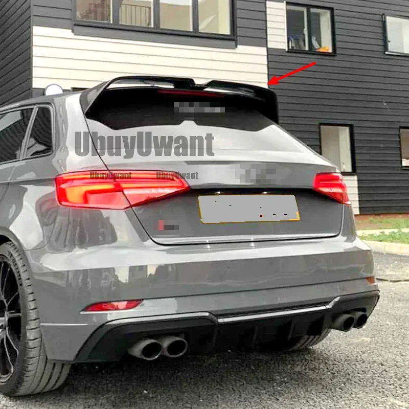 Alerón de techo estilo Oettinger instalado en Audi A3 Hatchback