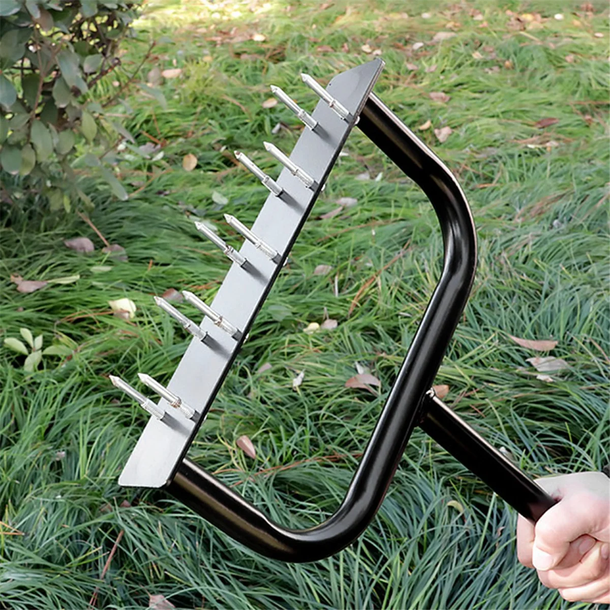 Aireador césped manual con púas metálicas – Descompactador suelo - imagen 3