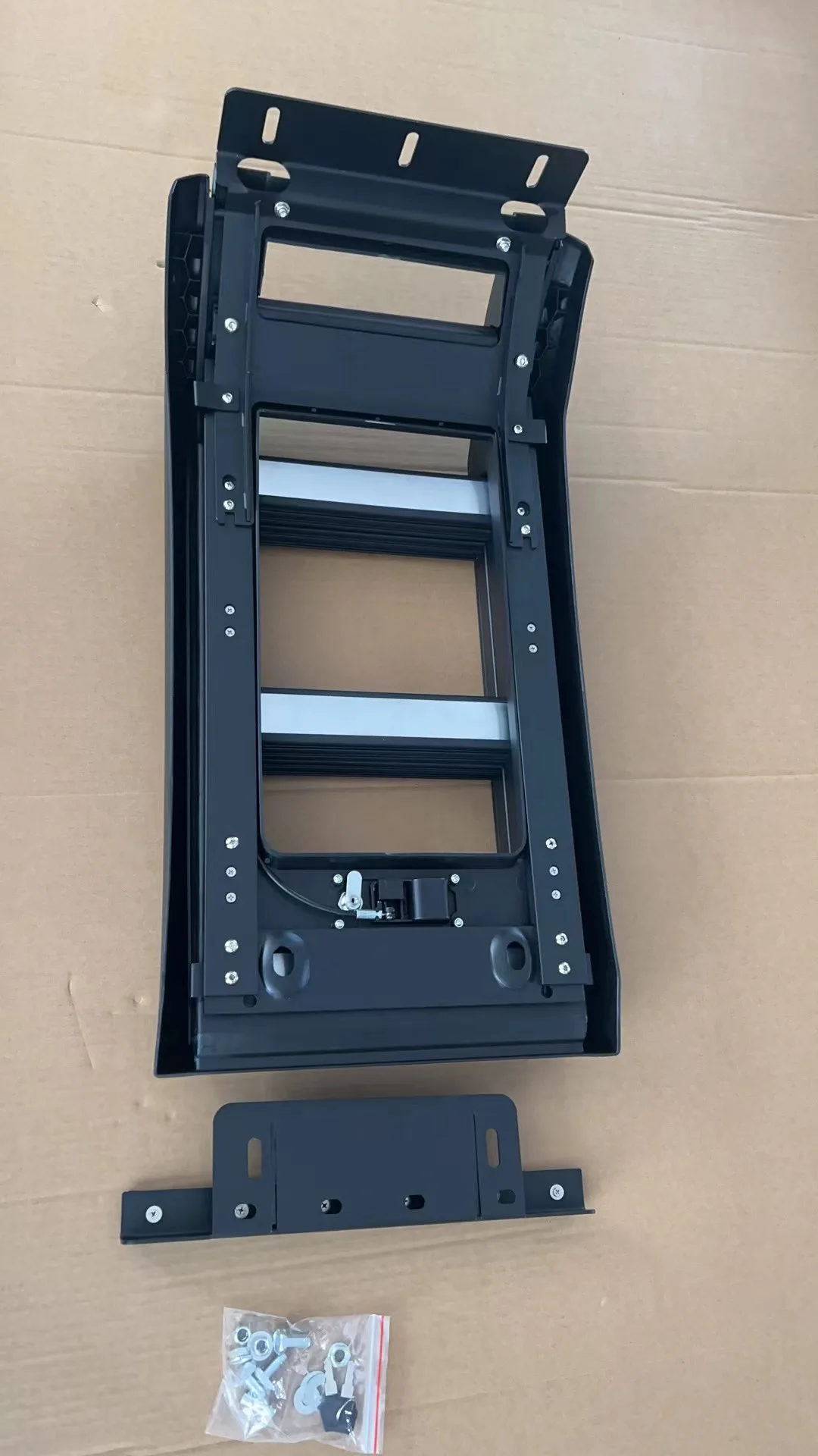 Escalera lateral aluminio TANK 300 2020-2023 caja portaherramientas - imagen 3