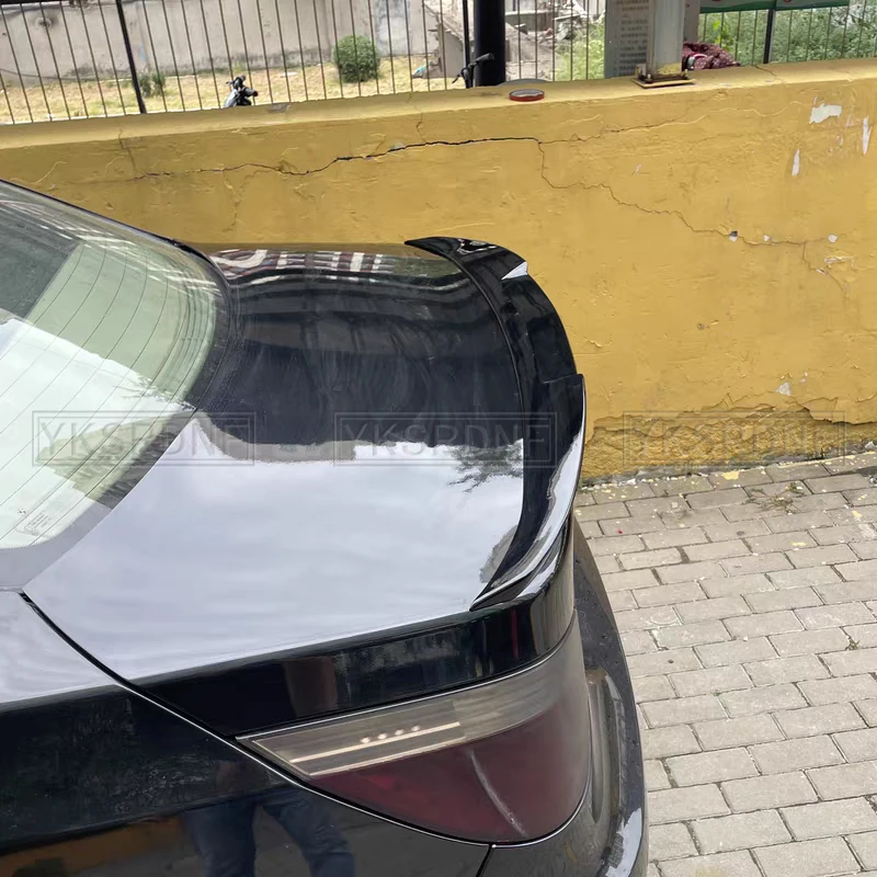 Alerón trasero M4 para BMW Serie 5 E60 – 520i 523i 525i - imagen 5