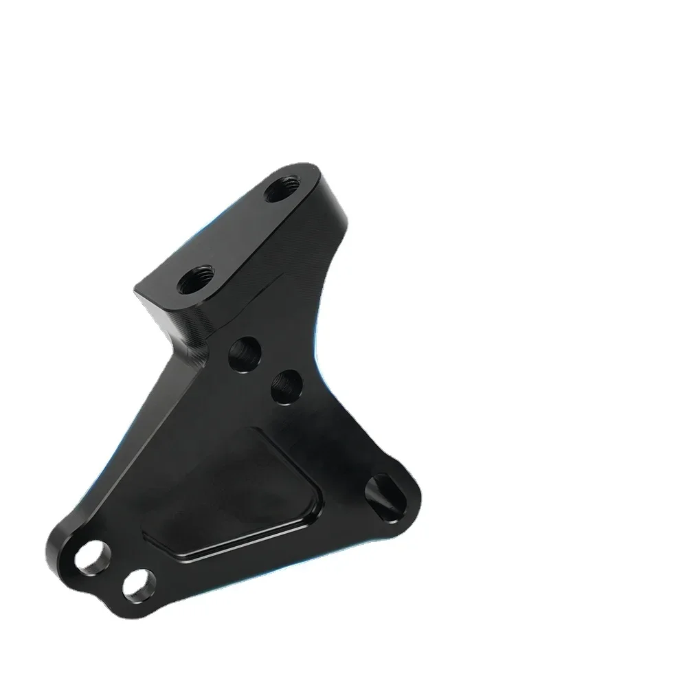 Detalle del soporte de aluminio mecanizado para motor Honda
