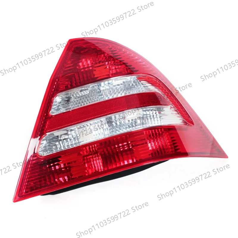 Luz trasera de sustitución para modelos Mercedes-Benz W203