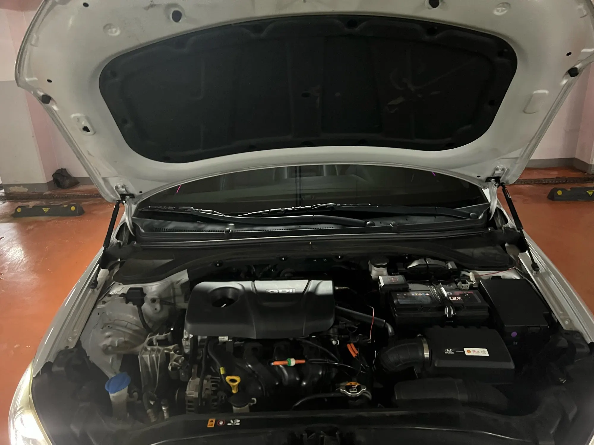 Puntales de capó Hyundai Elantra/Avante AD 2015-2020 - imagen 3