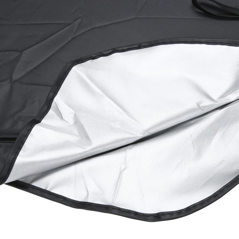 Detalle del parasol reflectante para accesorios de coche