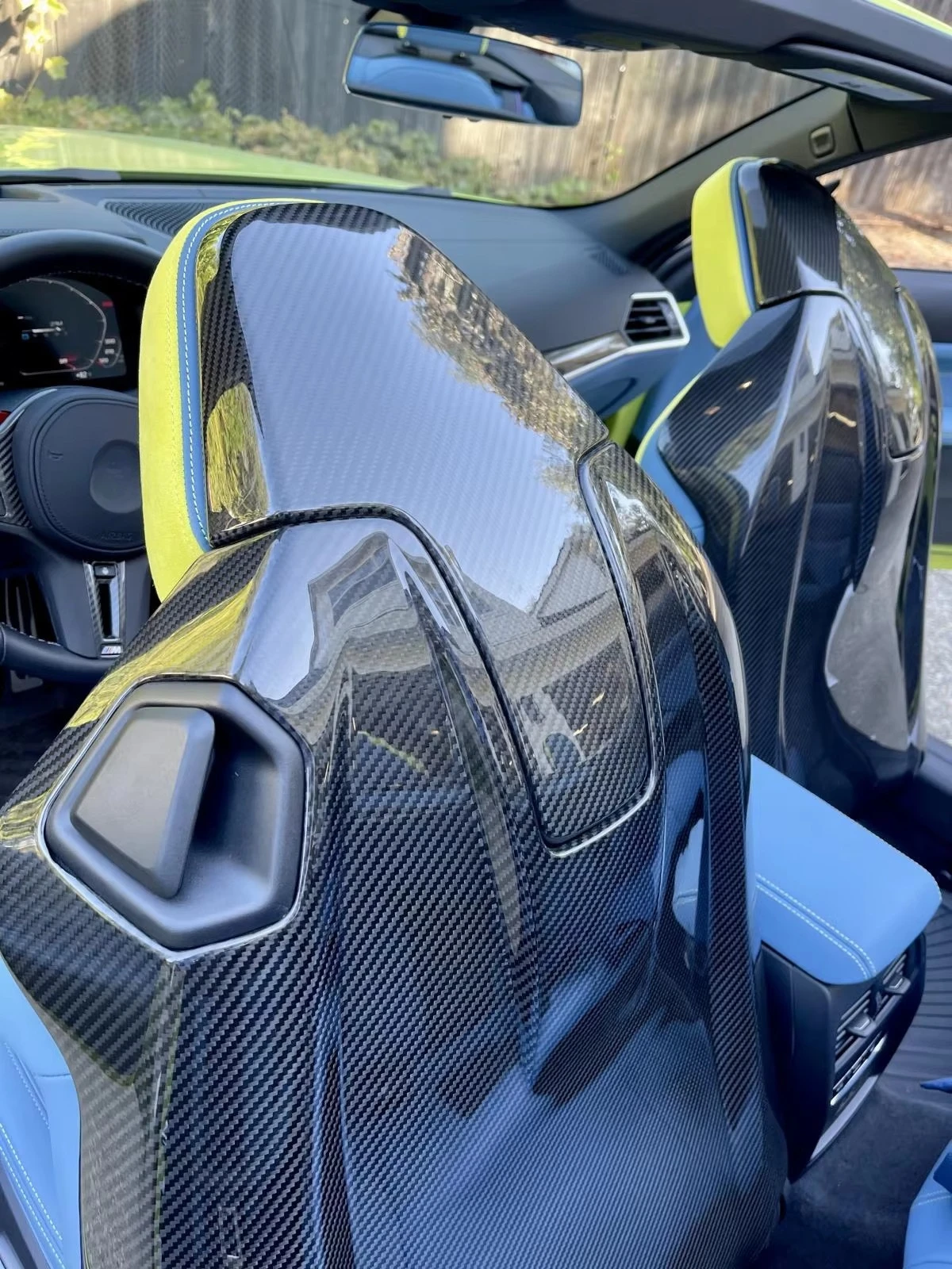 Embellecedor trasero de asiento en carbono seco BMW M3 G80/M4 G82 - imagen 4