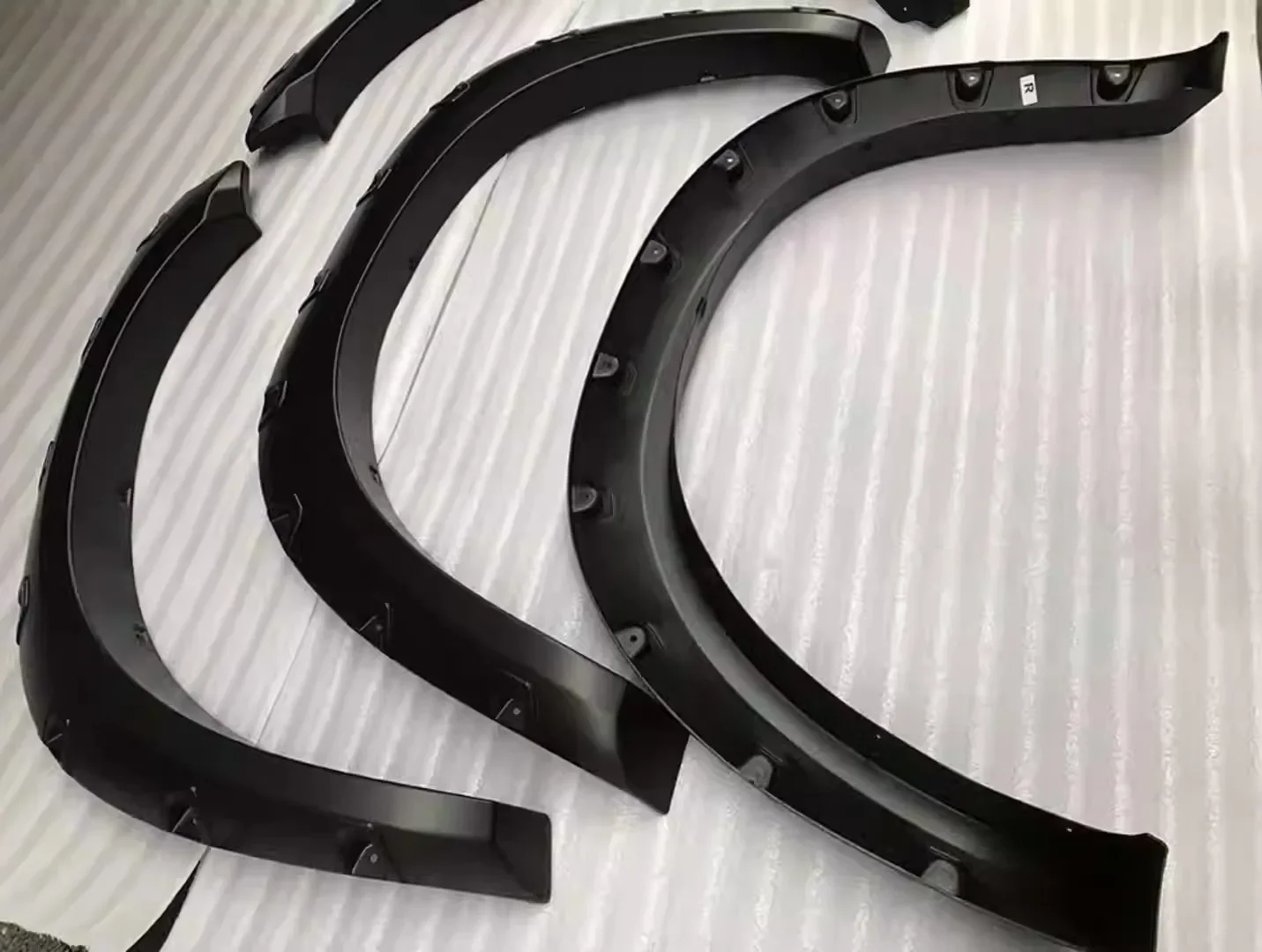 Guardabarros de coche, Protector de cejas de rueda de arco, pegatina de guardabarros para Dodge RAM 1500 2012-2018 - imagen 3